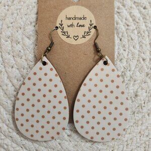 ~Handmade~ vintage style, boho, botanical earrings